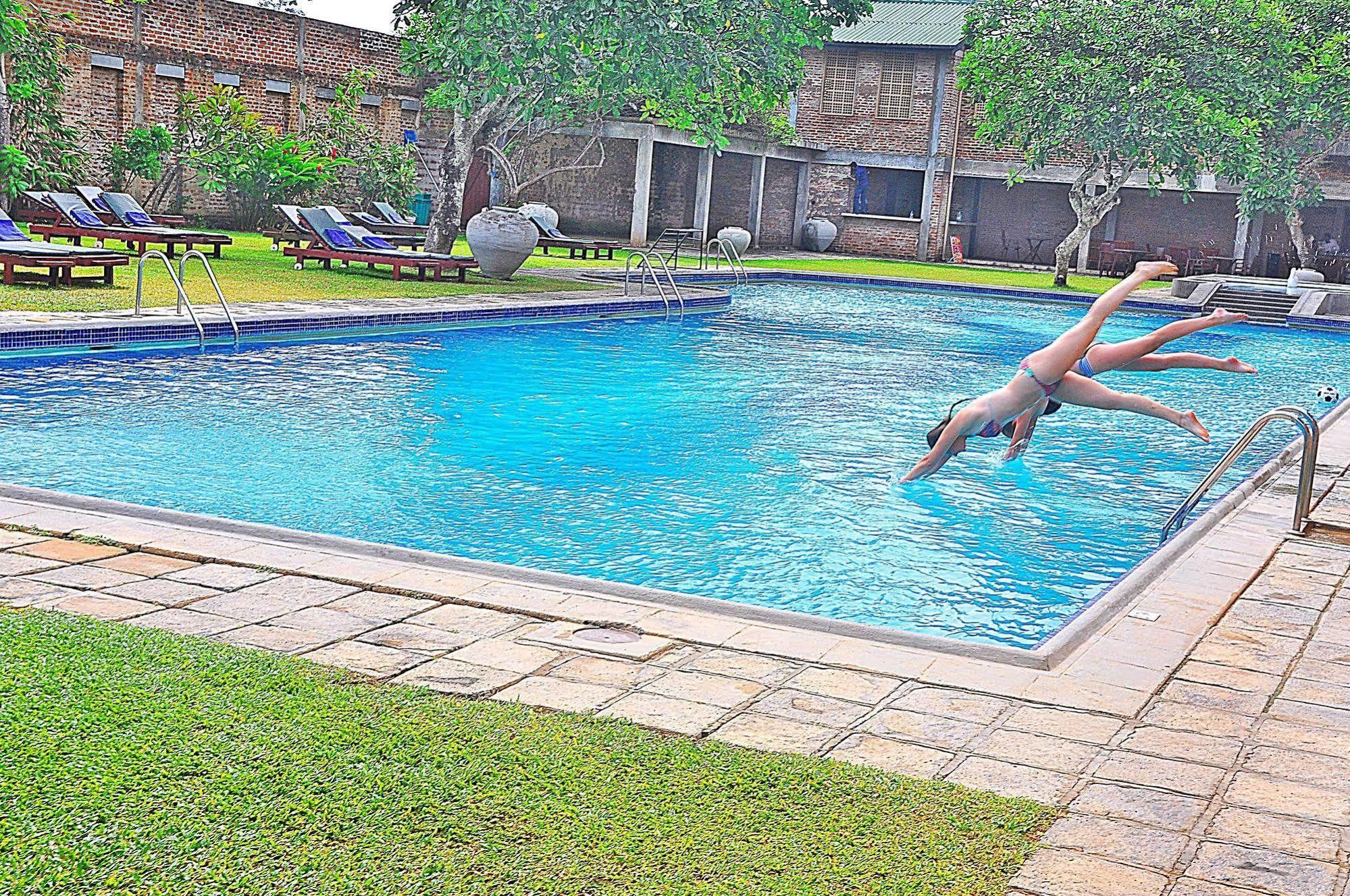 The Long Beach Resort & Spa Koggala Luaran gambar
